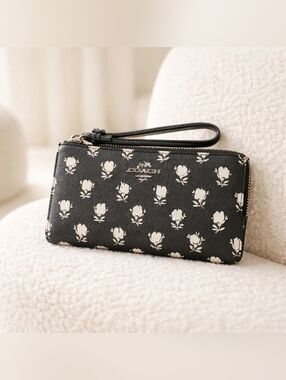 Coach Heralo Floral Cross Grain Leather Wallet wristlet